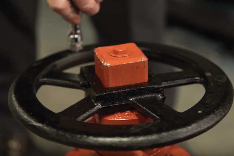 Improve Performance With Handwheels & Revolving Speed Handles Blog Post Featured Image