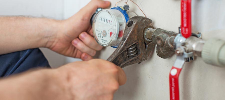 How to Find and Operating Your Home’s Water Shut Off Valve Blog Post Featured Image